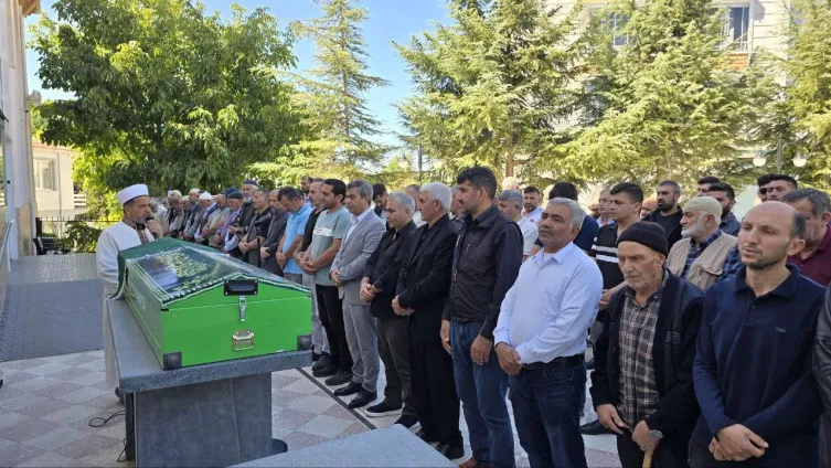 3 Padişah Ve 12 Cumhurbaşkanı Gördü Suluova’da 127 Yıllık Ömür Son Buldu