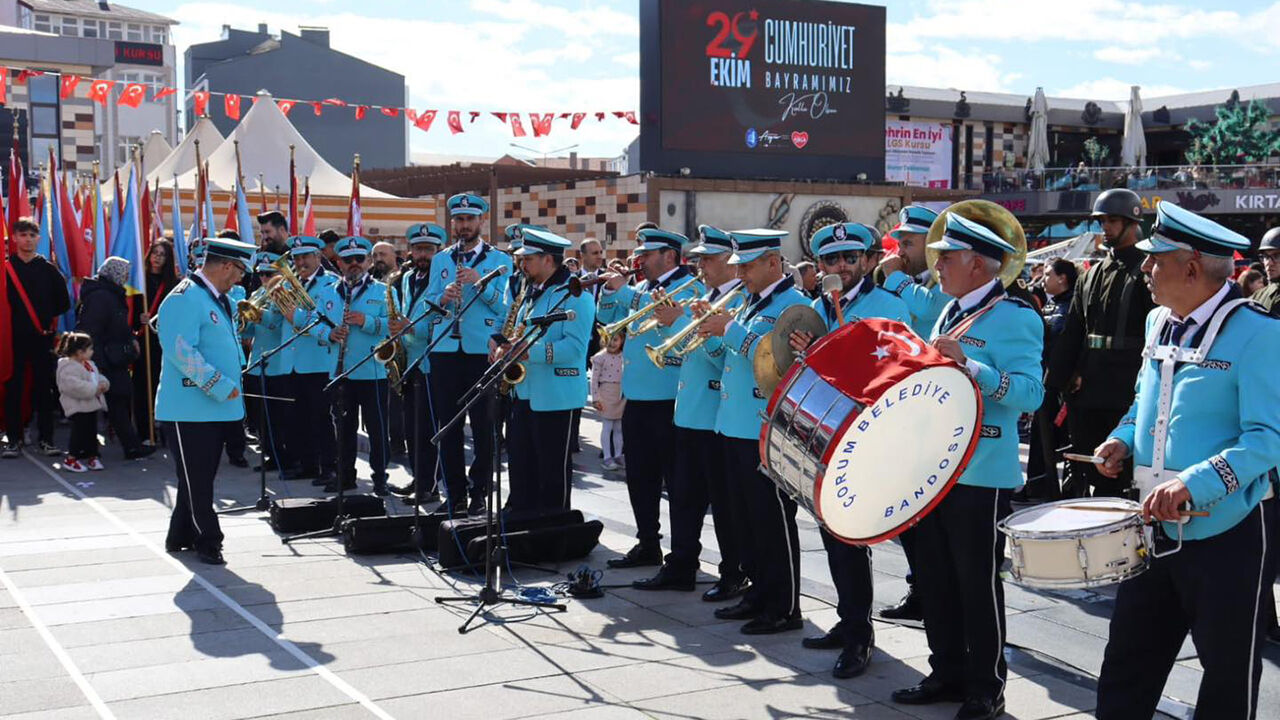 Corrumcumhuriyetbayramı (8)