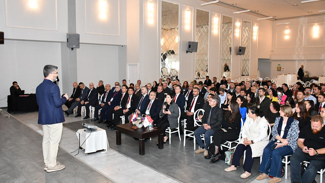 Corumegitimcalıstayı (2)