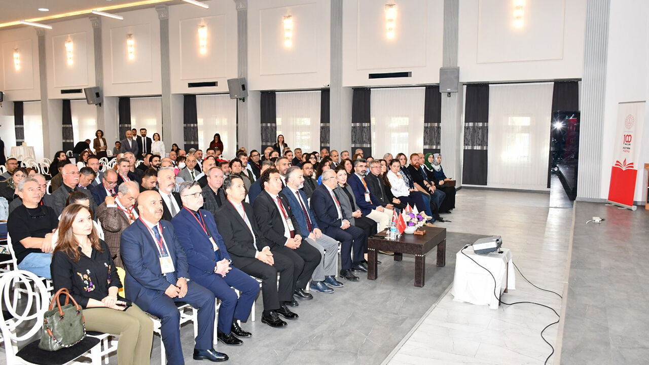 Corumegitimcalıstayı (4)