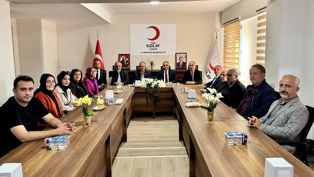 Kızılayziyaretakparti (2)