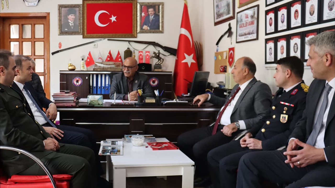 Sehitaileleriziyaret (3)