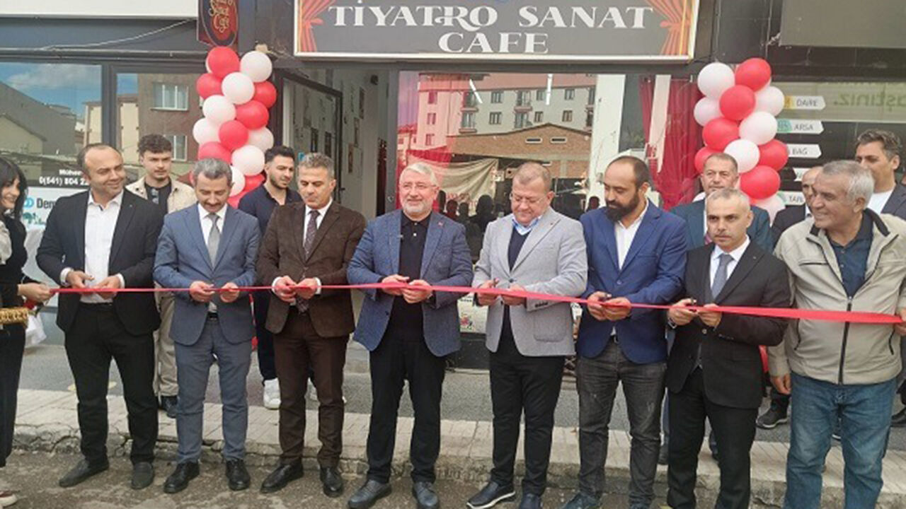 Tiyatrosanatkafe (1)