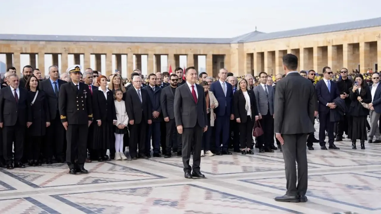 Ali Babacan Anıtkabir’i Ziyaret Etti “Cumhuriyetin Değerlerine Sahip Çıkacağız”