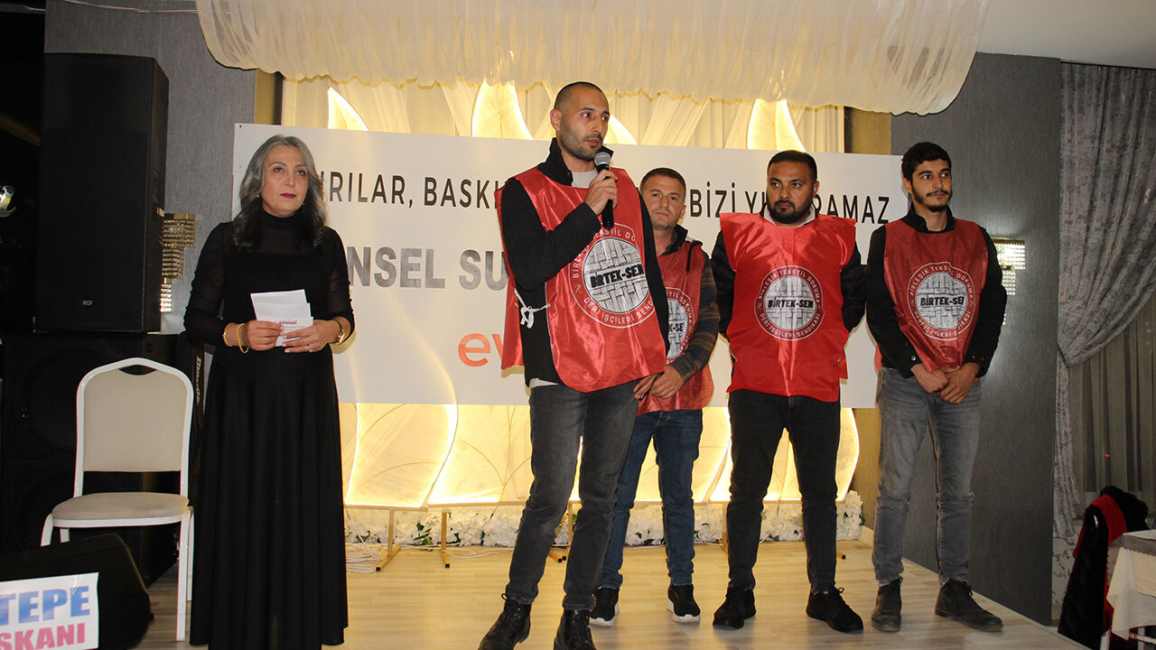 Evrenselgece (2)