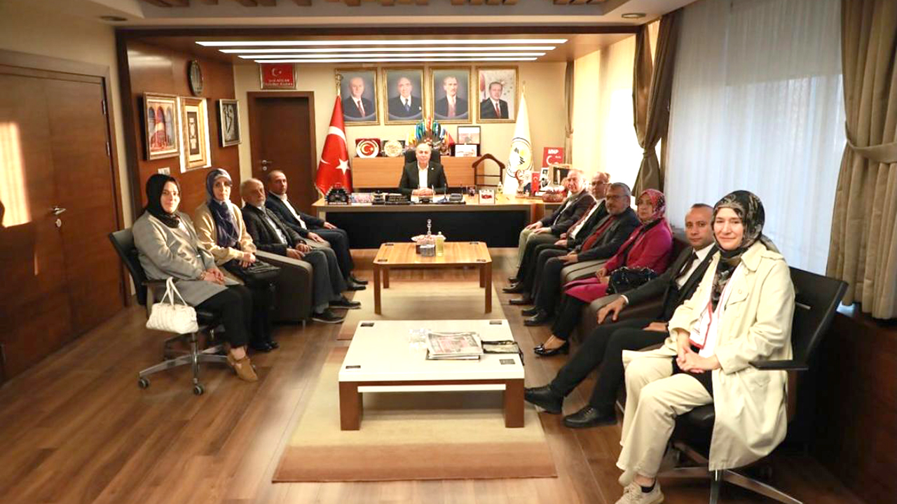 Kızılaybaskanziyaret (3)