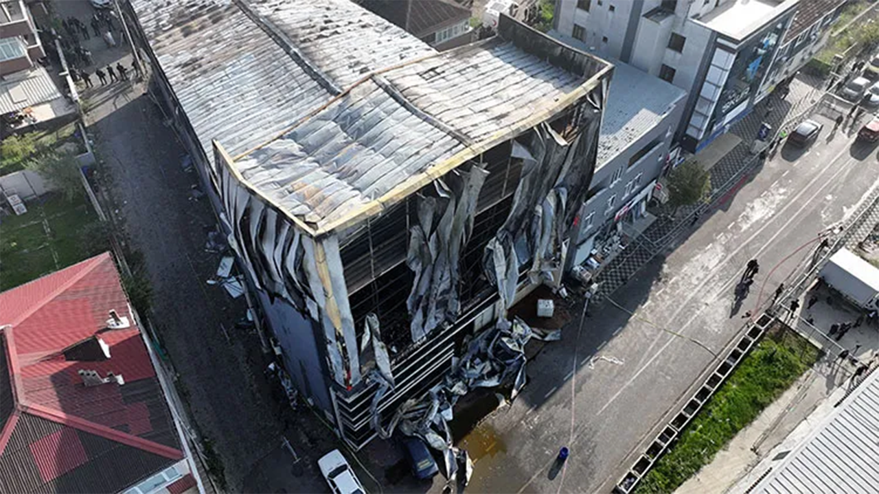 Kocaeli Dilovası’nda Kozmetik Fabrikasında Yangın 6 Ölü, 5 Yaralı 3