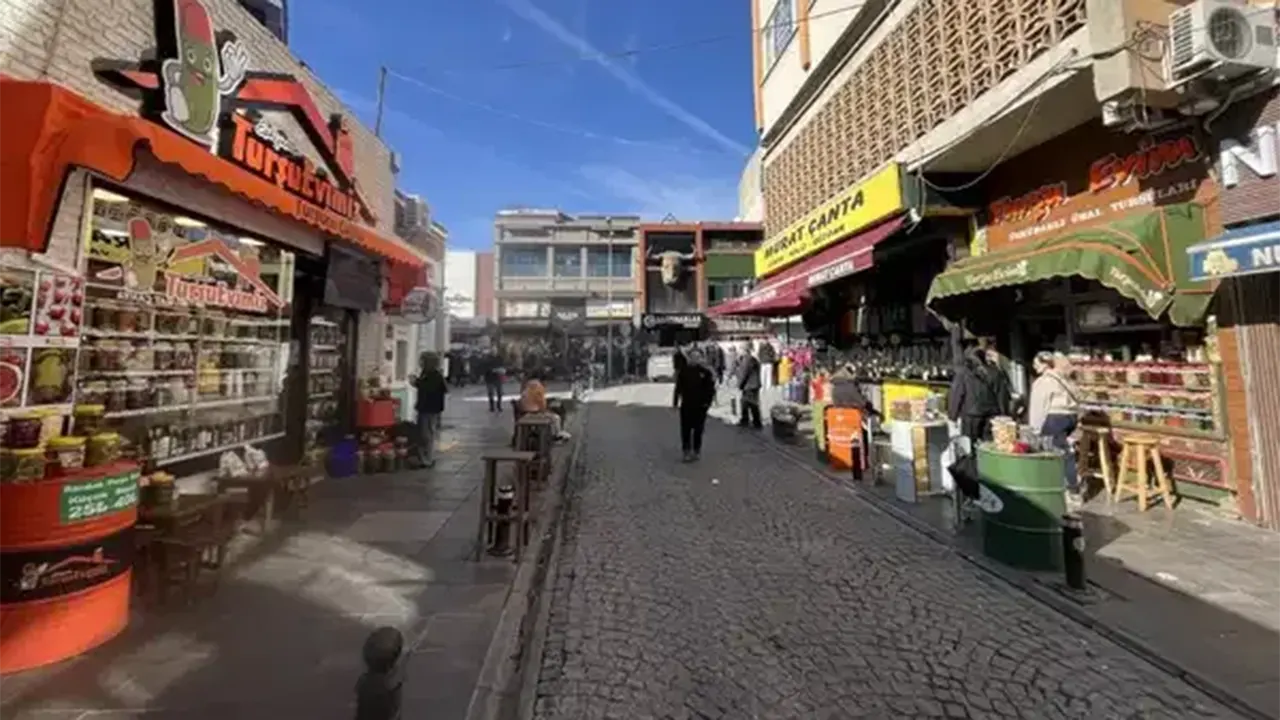 Neşeli Günler Filmi Eskişehir’de Gerçek Oldu Boşanan Çift Arasında Turşucu Rekabeti Başladı 2
