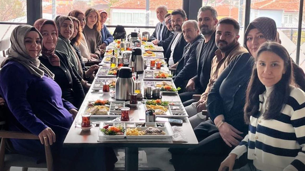 Ogretmenlerkutlama (2)