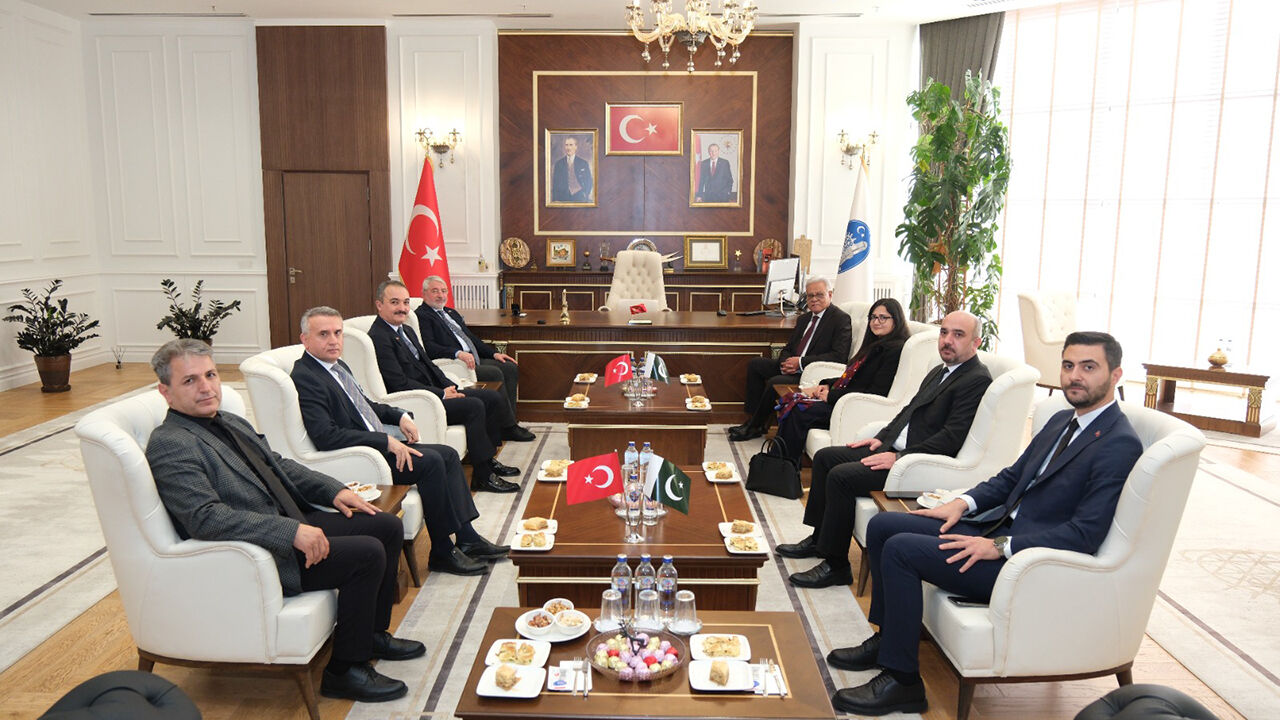 Pakistanbuyukelcibelediyeziyaret (2)