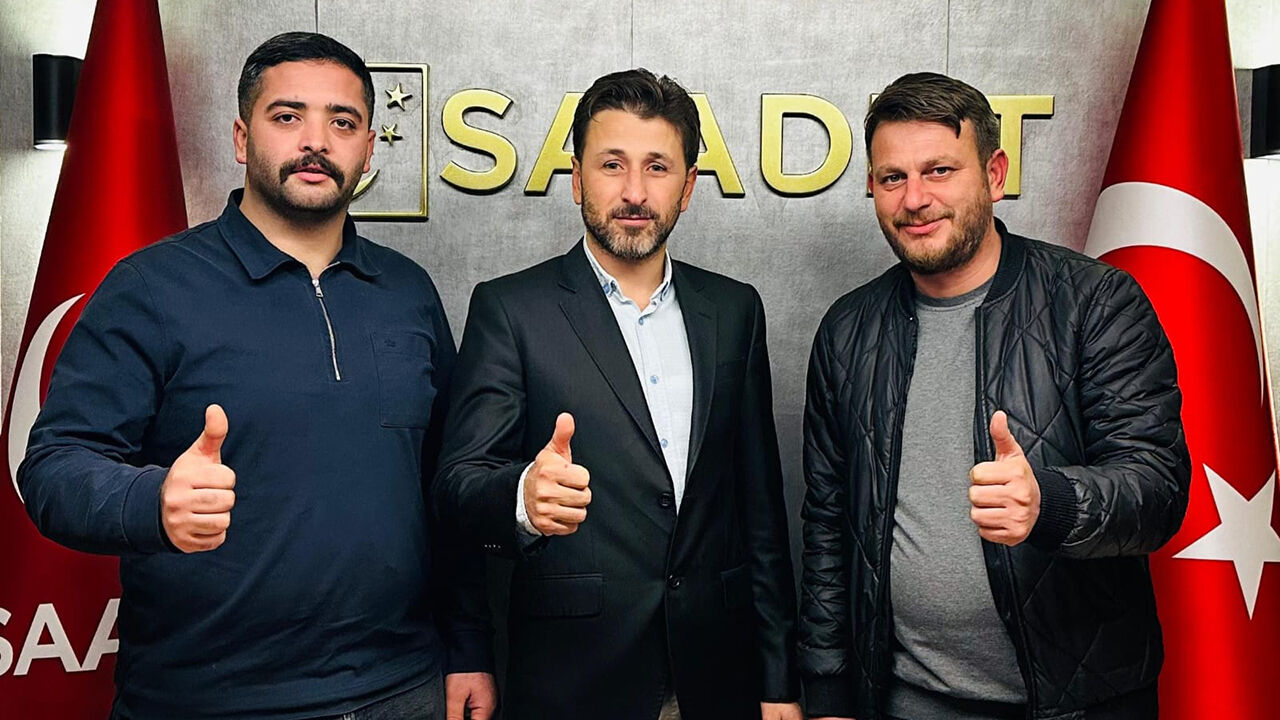 Saadetpartisi (1)-3
