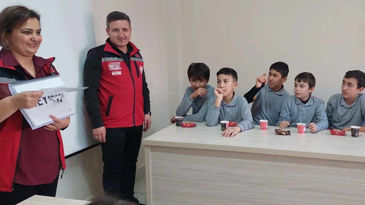 Sosyalhizmetmerkeziziyaret (4)