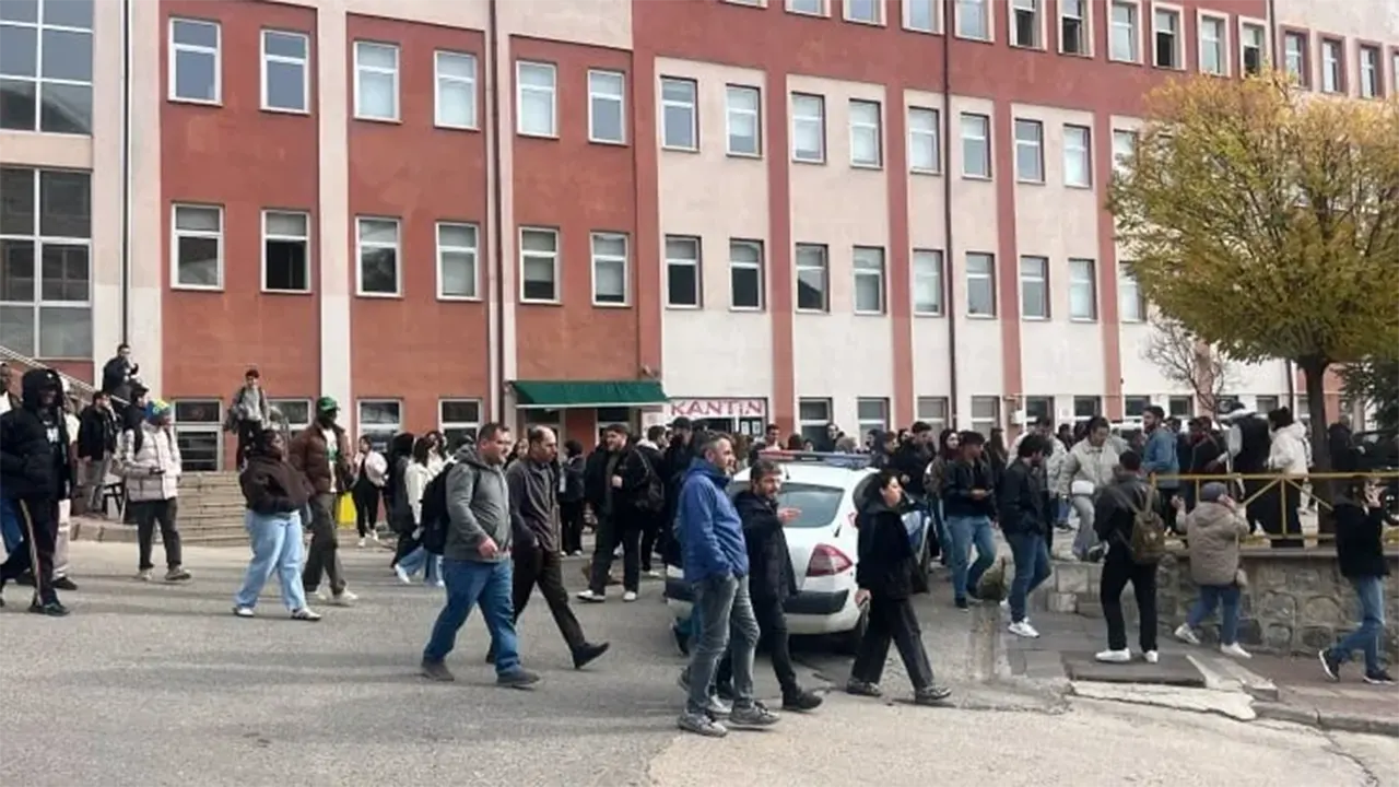 Üniversitede Silahlı Rehine Krizi Özel Harekat Bina Içinde 2