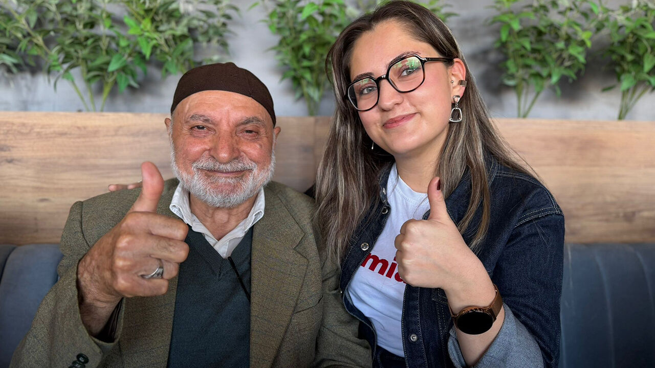 Yaslılarlasblusma (8)