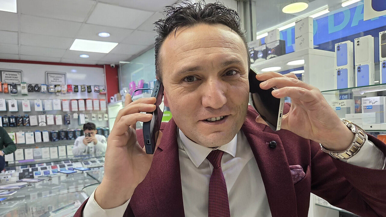 Gülmek Garanti Paraları Teslim Alırken Kendinden Geçen Esnaf 3