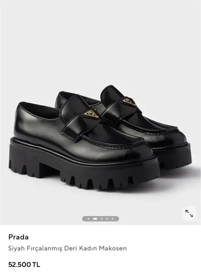 Sosyal Medya Bu Ayakkabıyı Konuşuyor 52 Bin 500 Tl'lik Prada Krizi.2