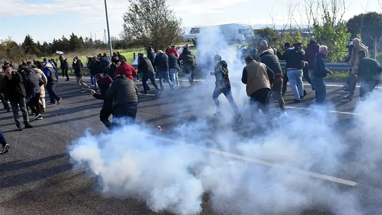 Yunanistan Çiftçi Eylemleri Son Dakika Atina Selanik Yolu Kapandı 2