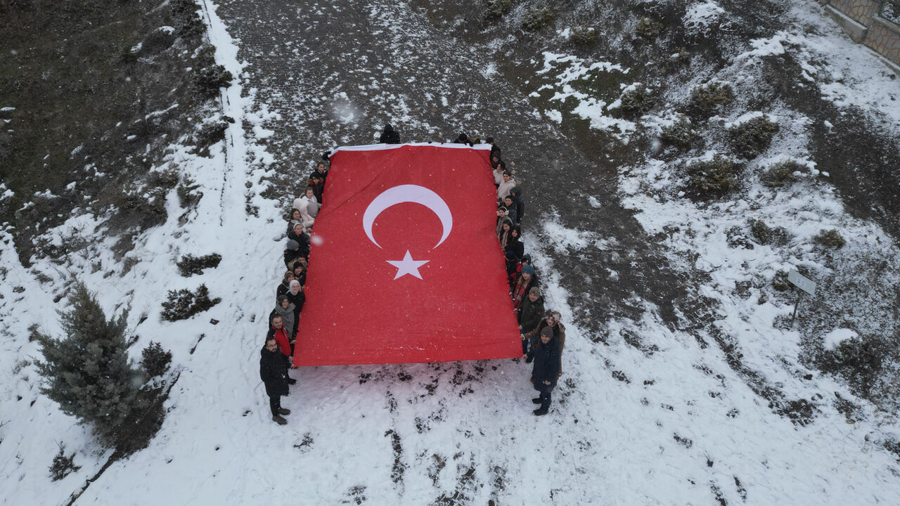 Çocuklar Doğaya Sevgilerini Bıraktı (2) Copy Copy