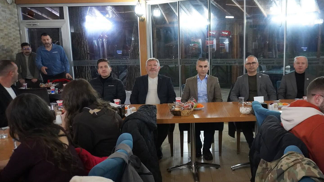 Osmancıksporcularayemekkk (4)