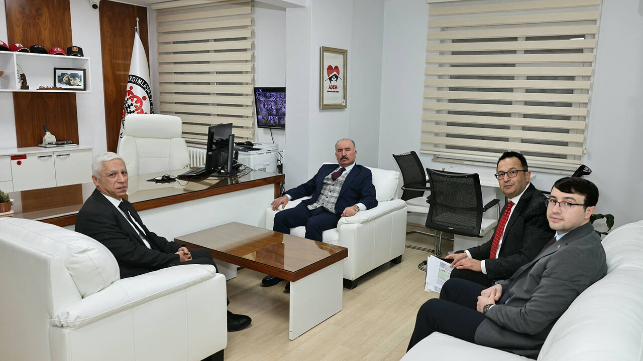 Valisosyalyardımlasmaziyaret (5)
