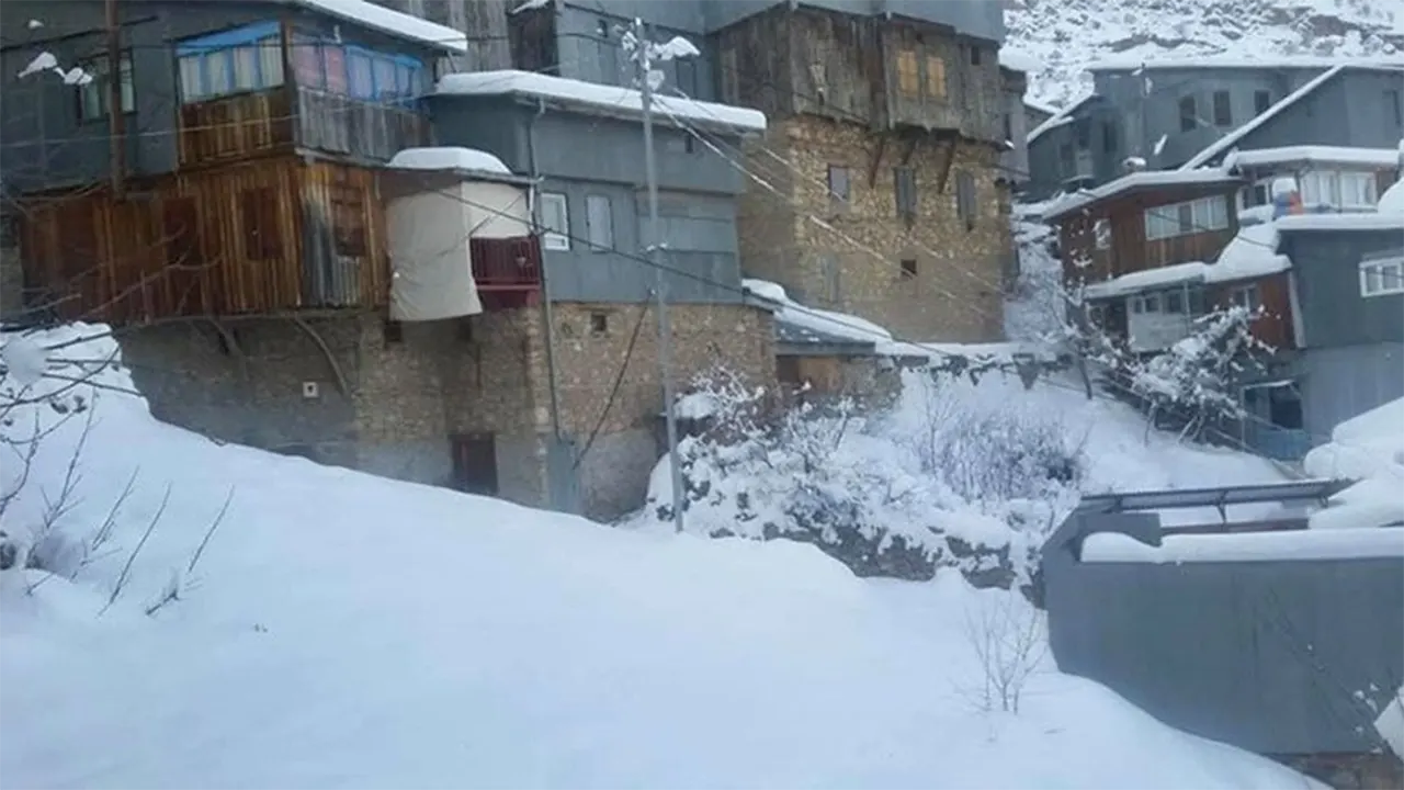 Türkiye’nin En Küçük Köyünde Bir Başına Hem Muhtar Hem Seçmen2
