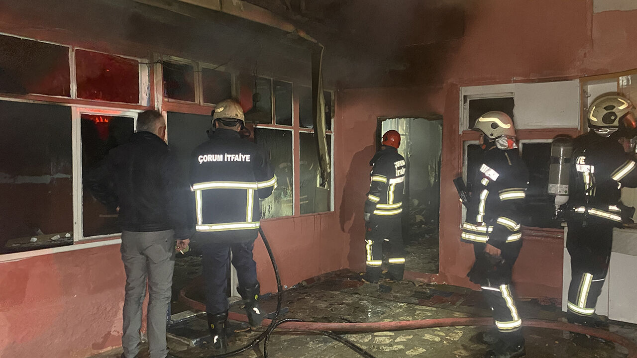 Gecekonduyangın (2)