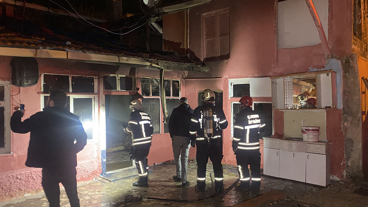 Gecekonduyangın (3)