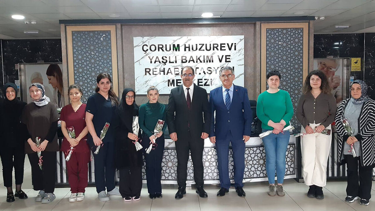 Huzurevikadınlargunu (1)