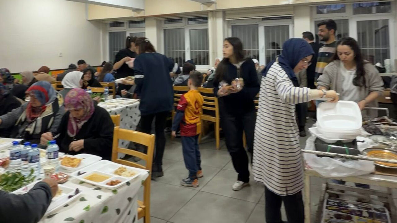 Kargıogrencileriftar (2)