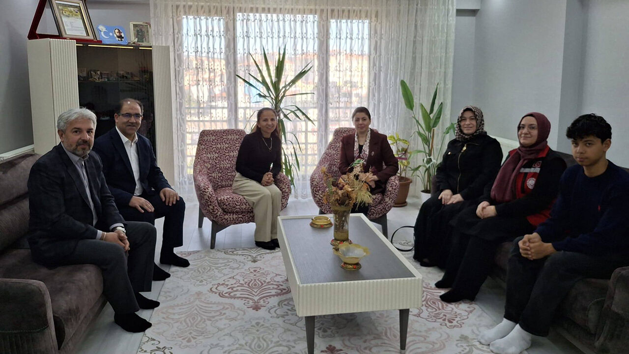 Sehitesleriziyaret (2)