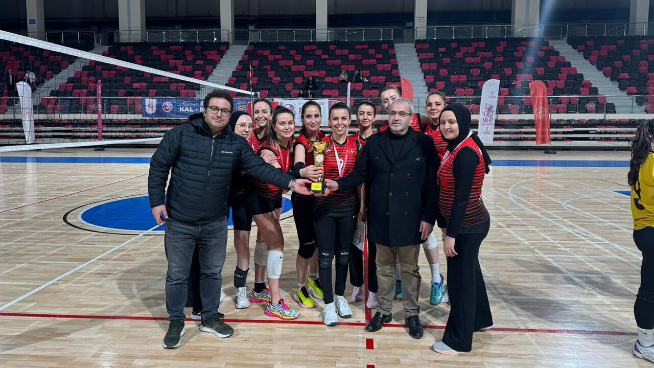 Voleybolturnuvası (2)