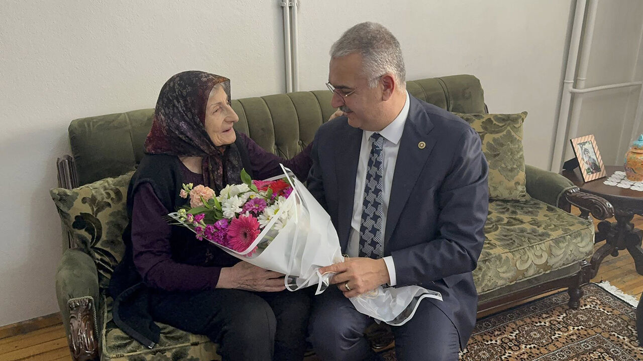 Yusufahlatcıayla (1)