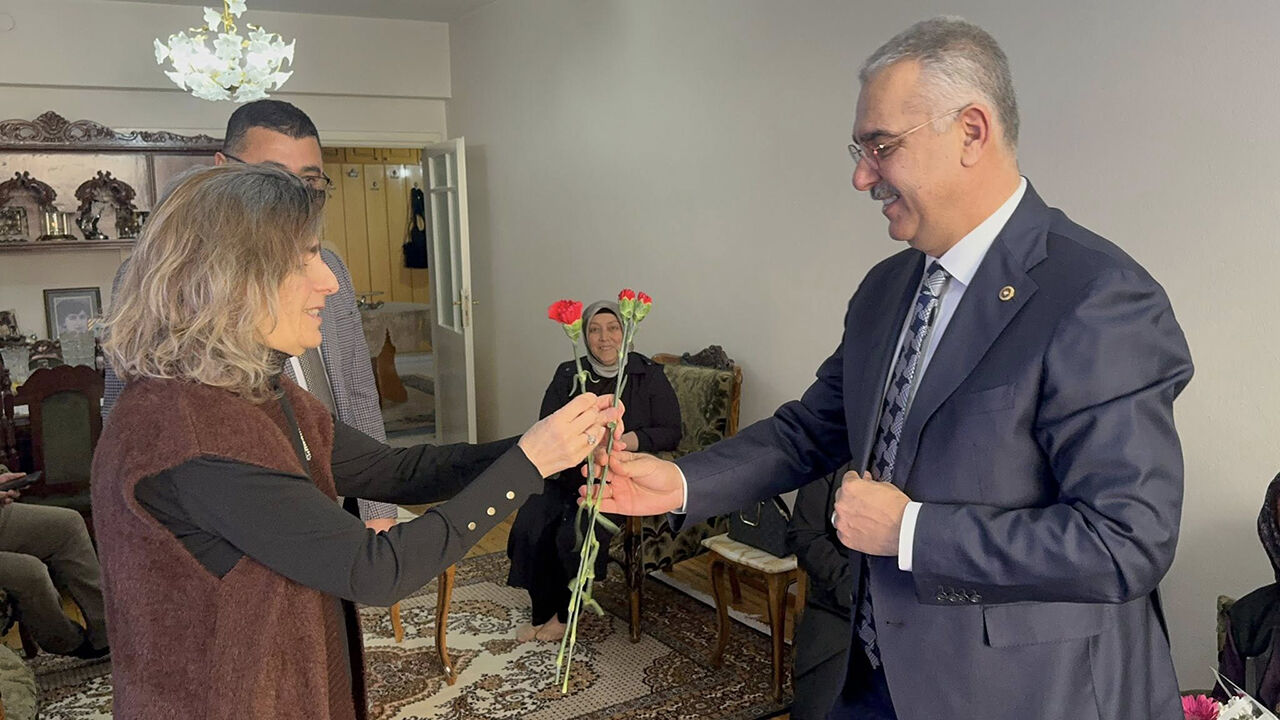 Yusufahlatcıayla (2)