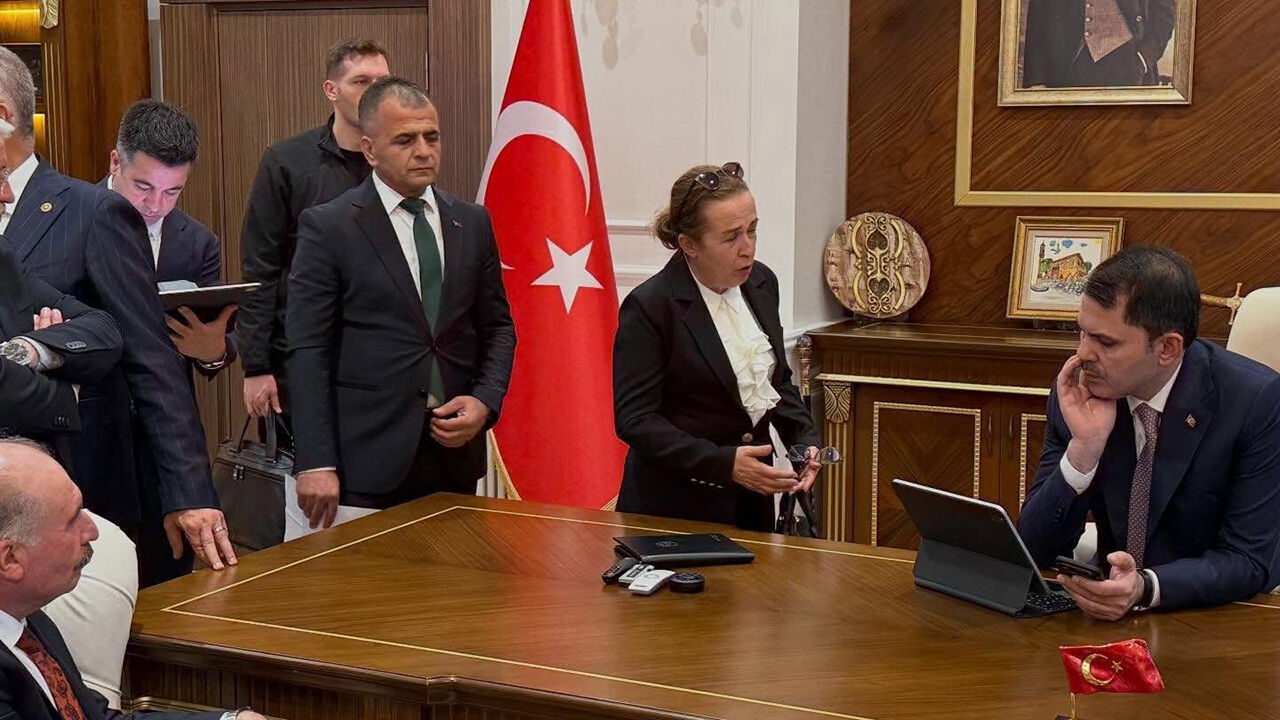 24426002 3881 40Df 8398 7704C3Eecf95