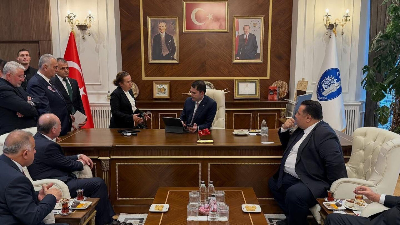 391B9E4B A8Cf 4385 9Fea 06Ac42338C1D