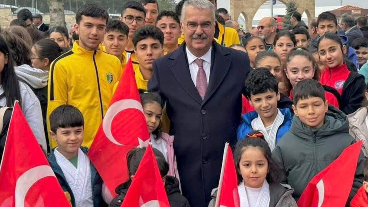 4086Bf16 5157 4D3F 99Ff E93Dff564901