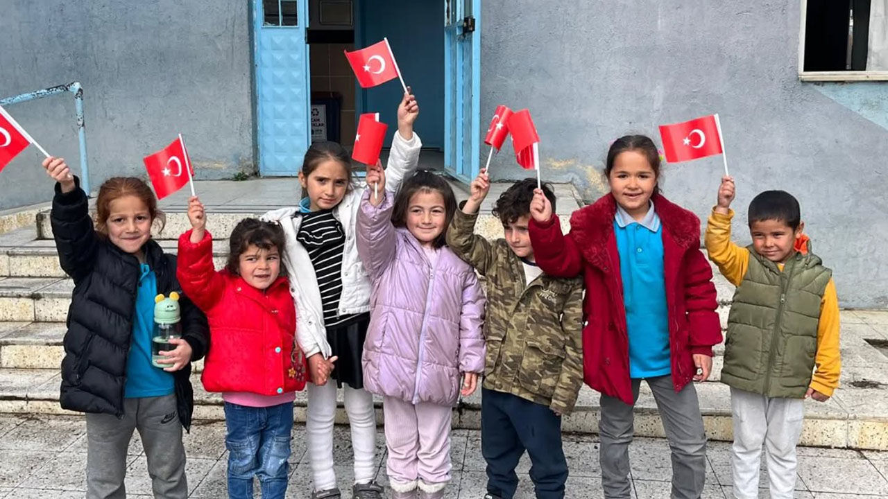 672339184 17892826287451216 3566025455018993041 N