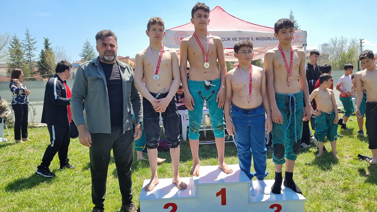 675992181 1402880168542615 7123641713292784869 N