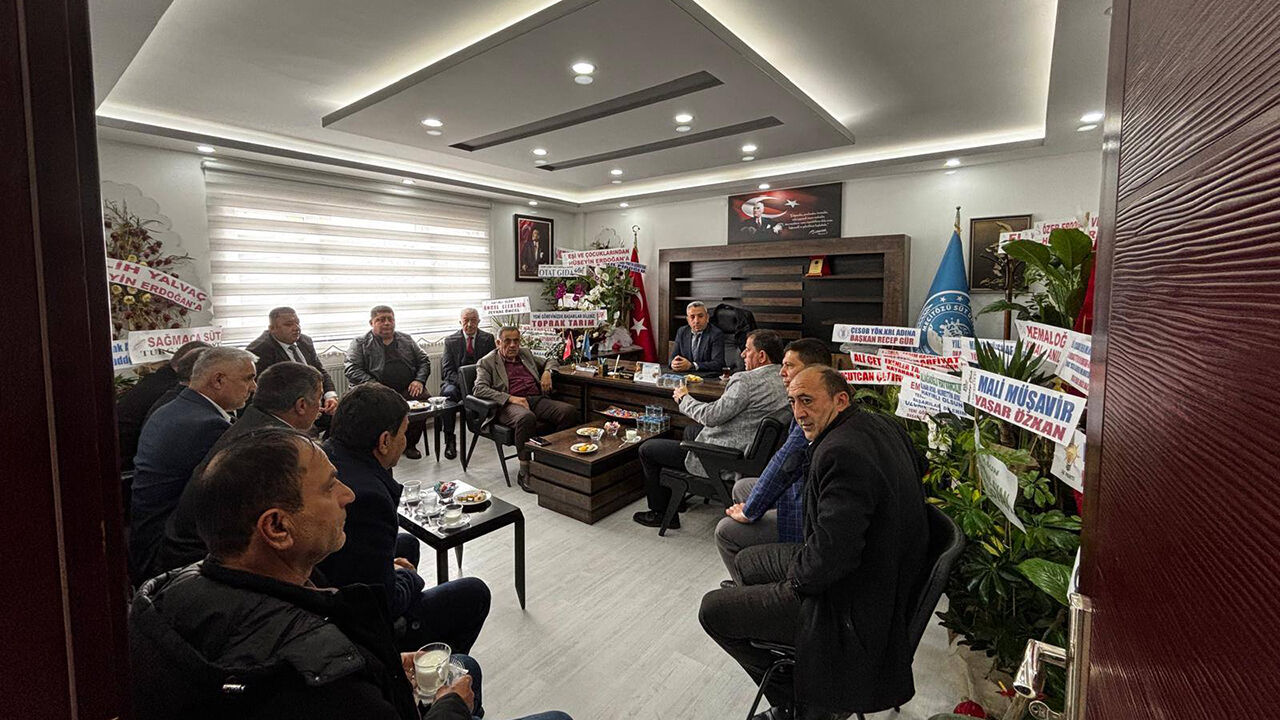 677663988 1657294959030105 2587916113265218434 N