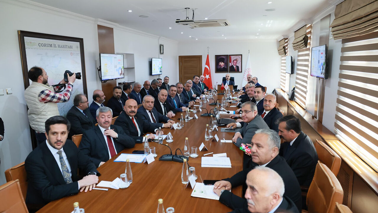 684129909 17952303249128749 1618852181641179632 N