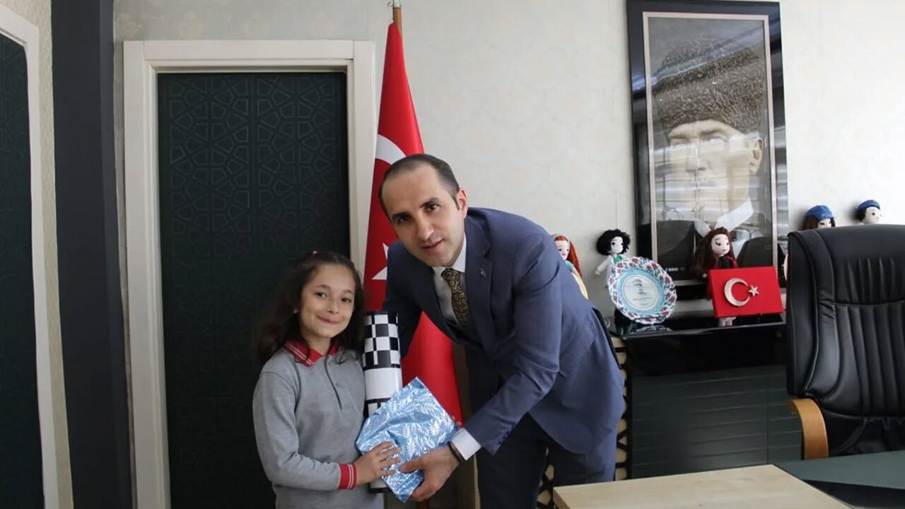 684583963 18069425552661521 4936263538356823048 N