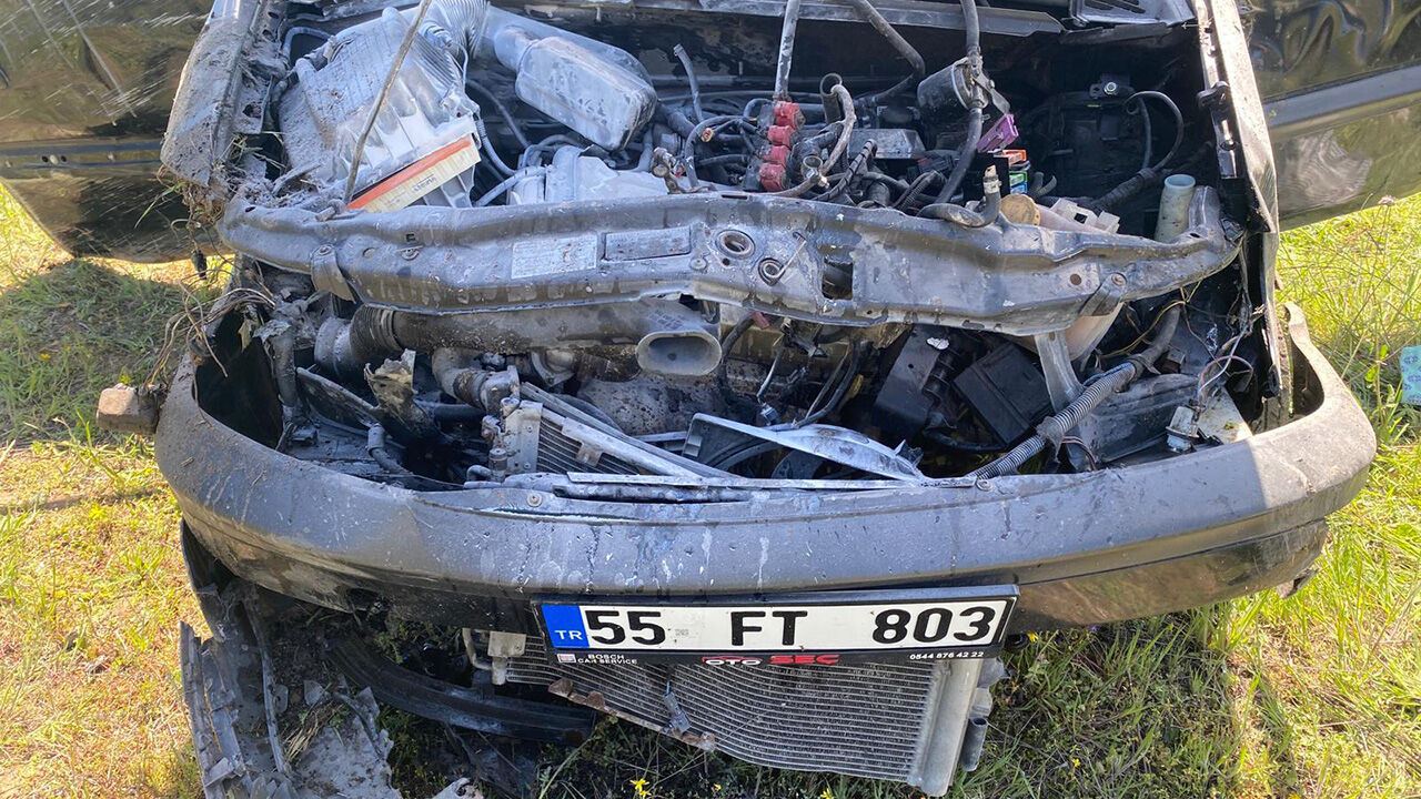 A A 20260424 41198787 41198785 C O R U M D A D E V R I L E N O T O M O B I L D E K I 2 K I S I Y A R A L A N D I