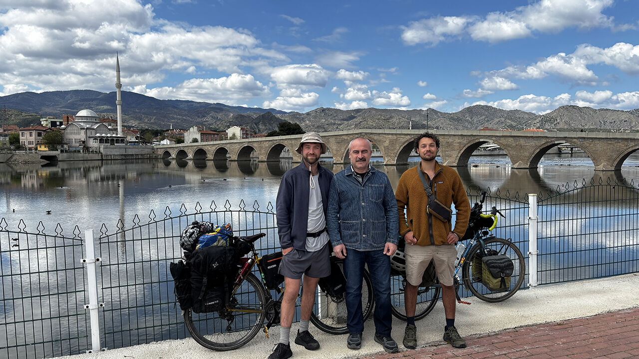 A A 20260425 41206223 41206218 E V I N I N K A P I L A R I N I G E Z G I N L E R E A C A N G O N U L L U 10 Y I L D A 500 E Y A K I N Y A B A N C I M I S A F I R A G I R L A D I