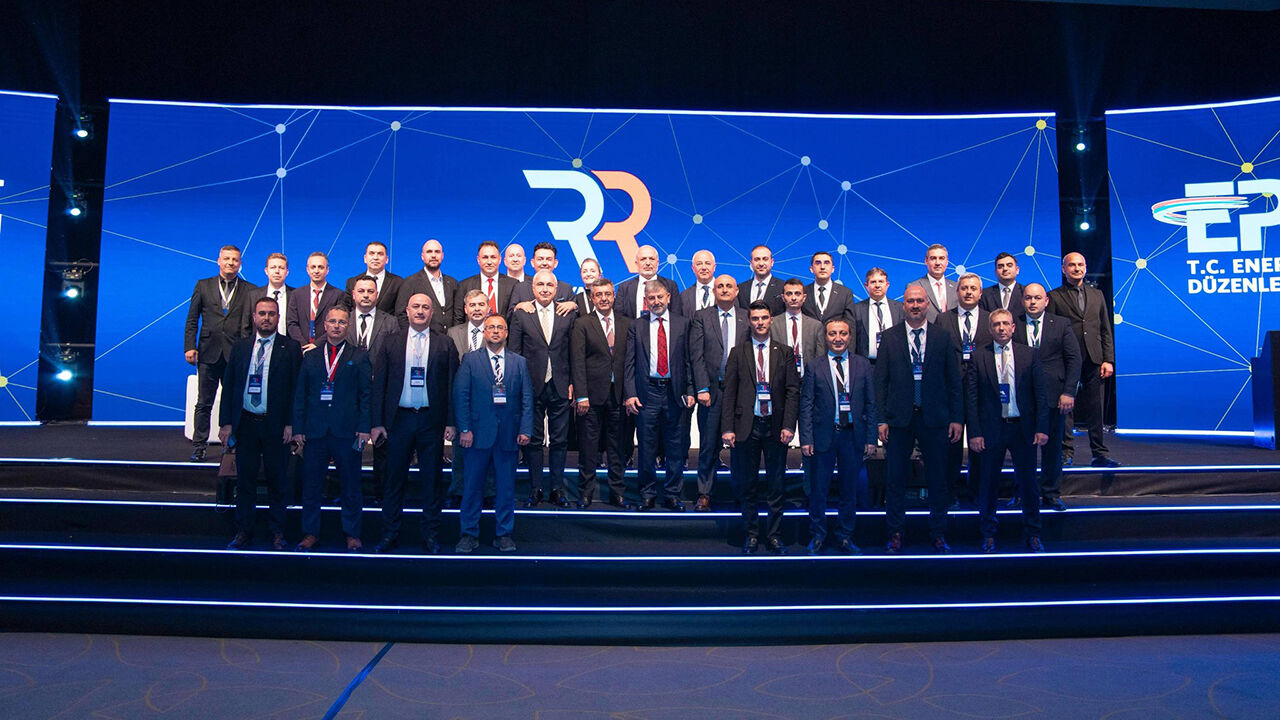 Ahlatcı Doğalgaz Enerji Zirvesinde Sürdürülebilirlik Vizyonunu Açıkladı