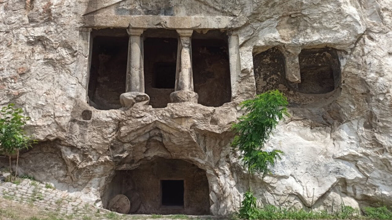 Iskilipkayamezarları (5)