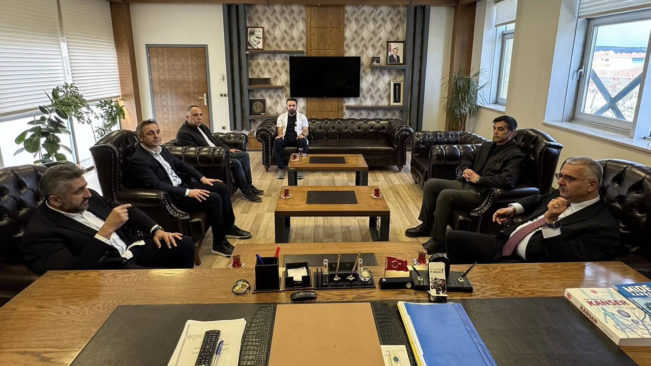 Yusufahlatcıhastaneziyareti (1)