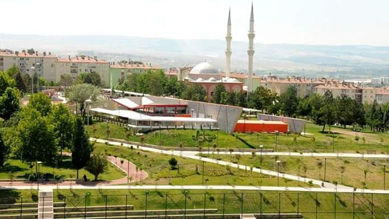 Çorum Belediyesi Bosna Parkı’nın Binasını Tadilat Yaptıracak