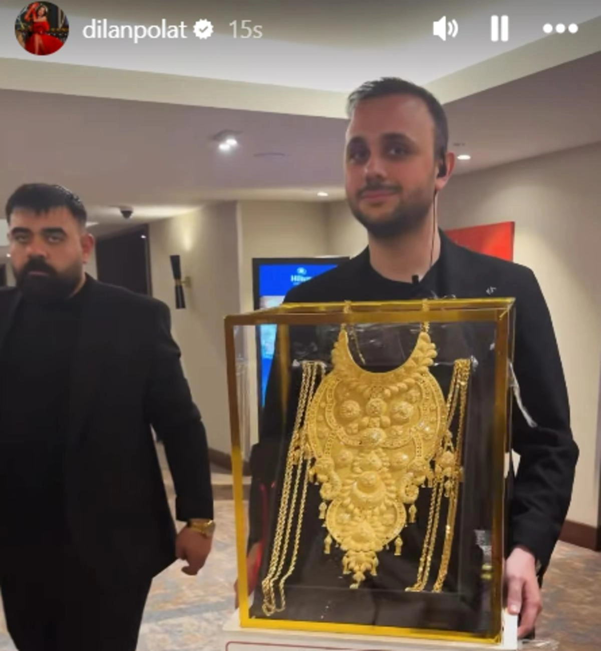 Kilosu Kadar Altın Takılan Gelin Çağla Öz’ün Lüks Düğünü Sosyal Medyayı Salladı 3