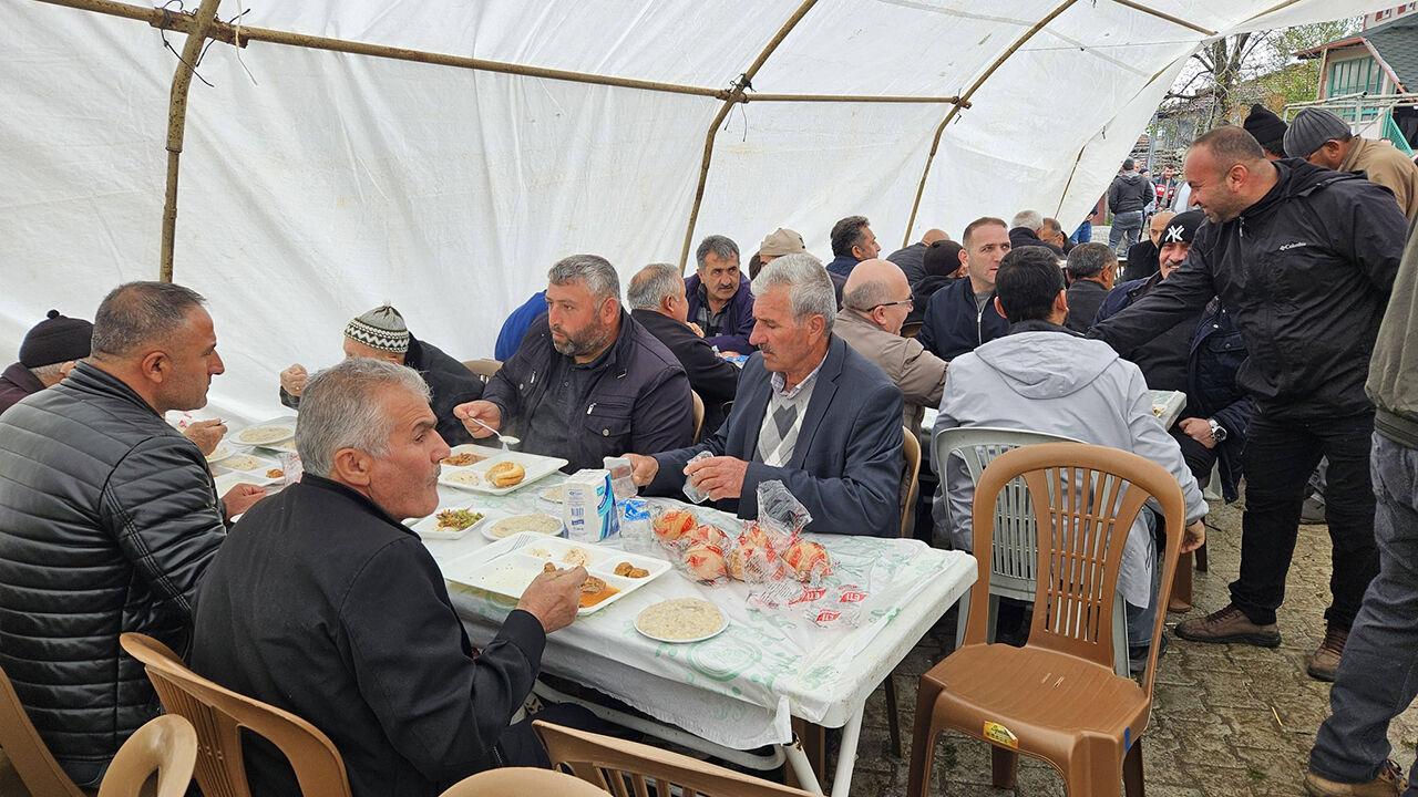 Kınıkdeliler’de Yağmur Ve Şükür Duası Geniş Katılımla Gerçekleştirildi 3