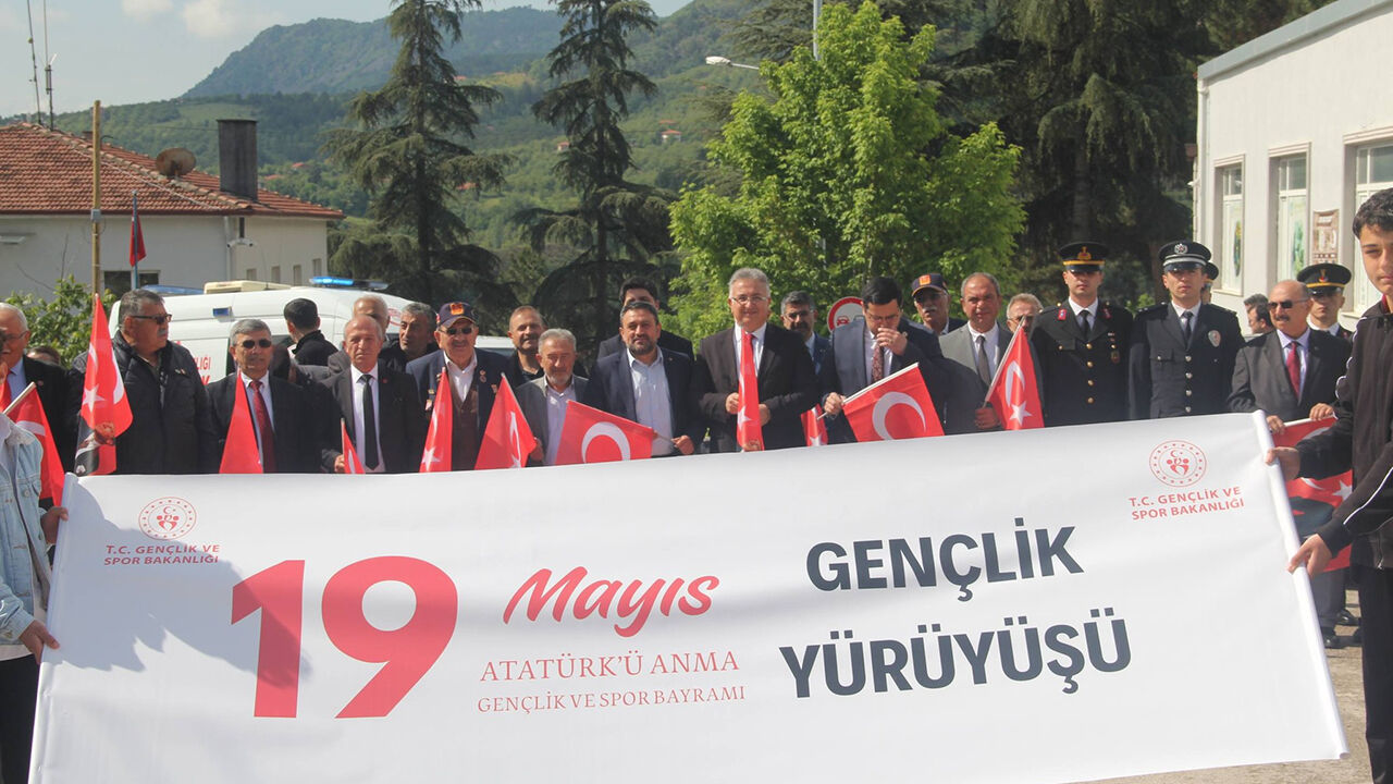 Oguzlar19Mayıs (2)-1